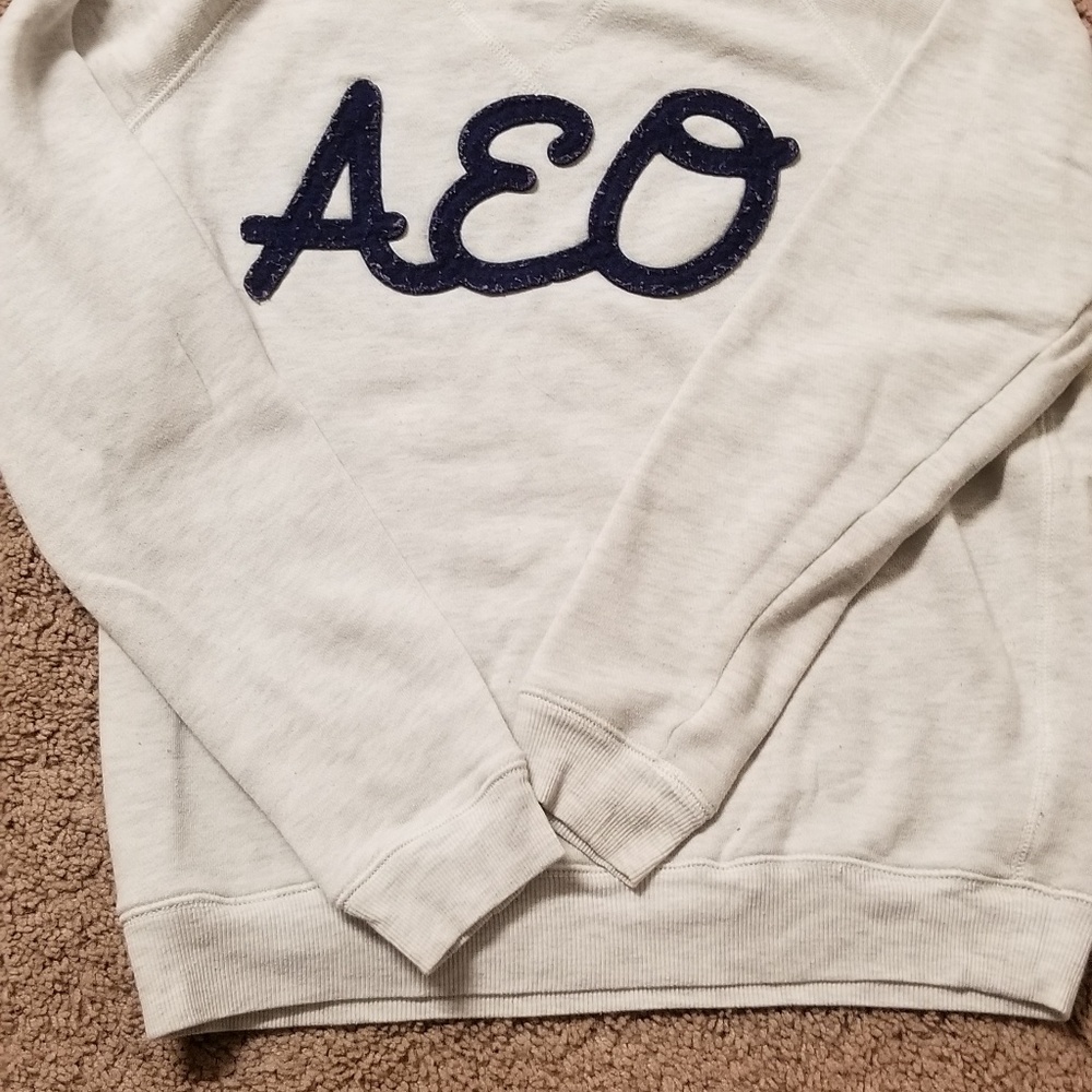 SALE! 😲 White sweater